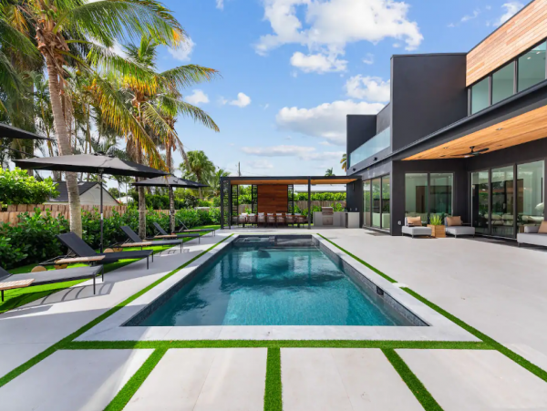 Modern Miami Beach 8 Bedroom Vacation Rental