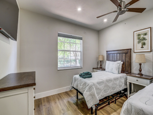 Bradenton Estate Home Main House & Guest House Private Luxury