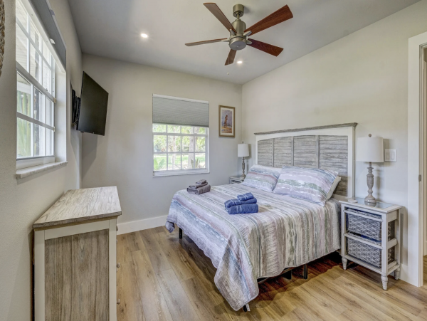 Bradenton Estate Home Main House & Guest House Private Luxury
