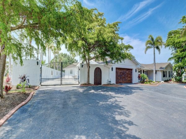 Bradenton Estate Home Main House & Guest House Private Luxury