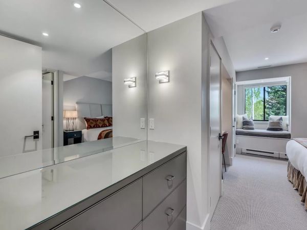 Ski-in Ski-out Four Bedroom Vacation Home in Snowmass Village