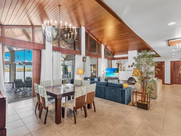 Beautiful Marathon Vacation Home with 5 Bedrooms & Indoor Pool