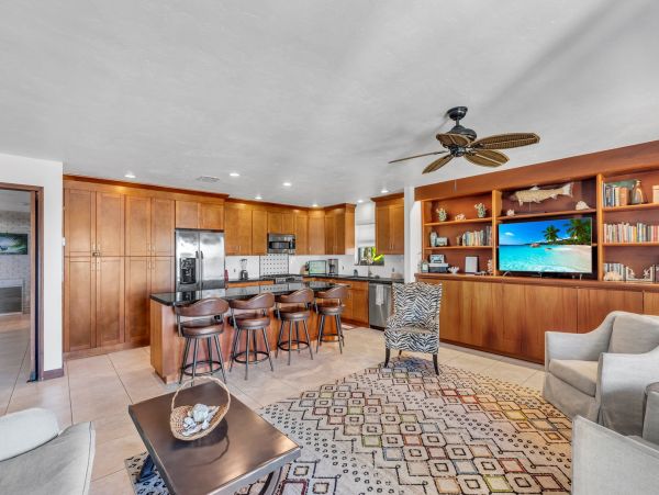 Beautiful Marathon Vacation Home with 5 Bedrooms & Indoor Pool
