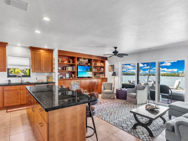 Beautiful Marathon Vacation Home with 5 Bedrooms & Indoor Pool