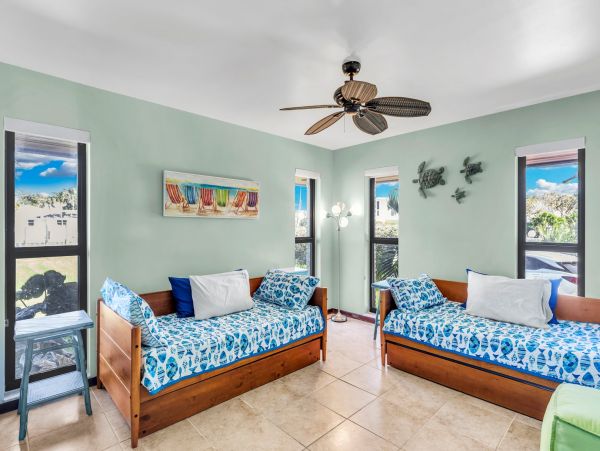Beautiful Marathon Vacation Home with 5 Bedrooms & Indoor Pool
