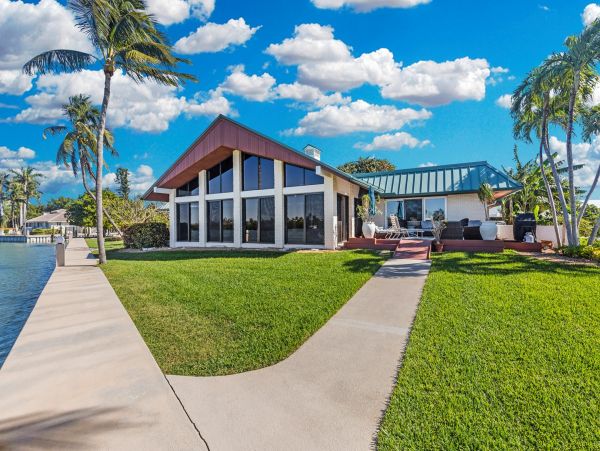 Beautiful Marathon Vacation Home with 5 Bedrooms & Indoor Pool