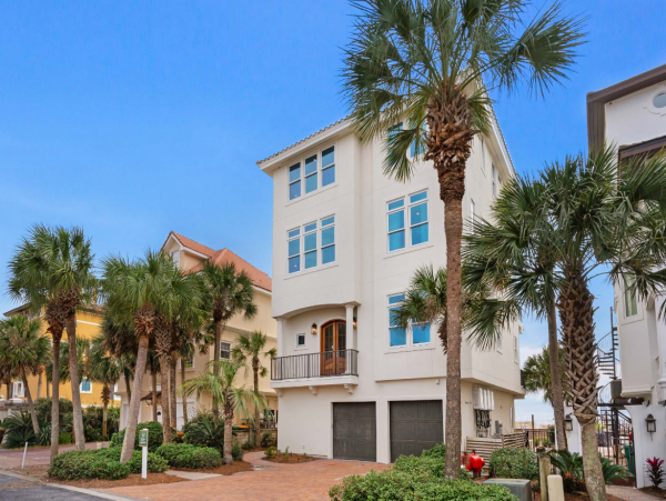 Full Ocean View from this Gorgeous Vacation Home
