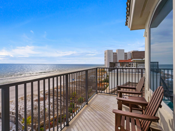 Full Ocean View from this Gorgeous Vacation Home