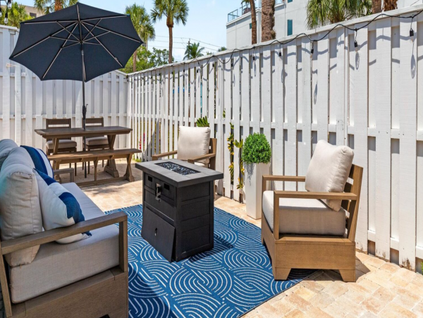 Siesta Key Lovely Vacation Rental Walk to Beach