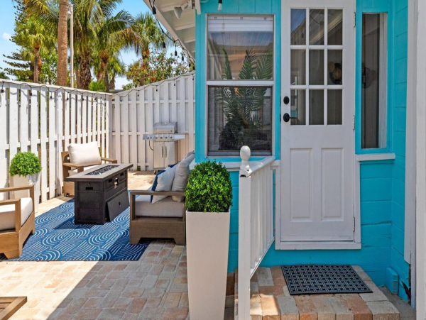 Siesta Key Lovely Vacation Rental Walk to Beach