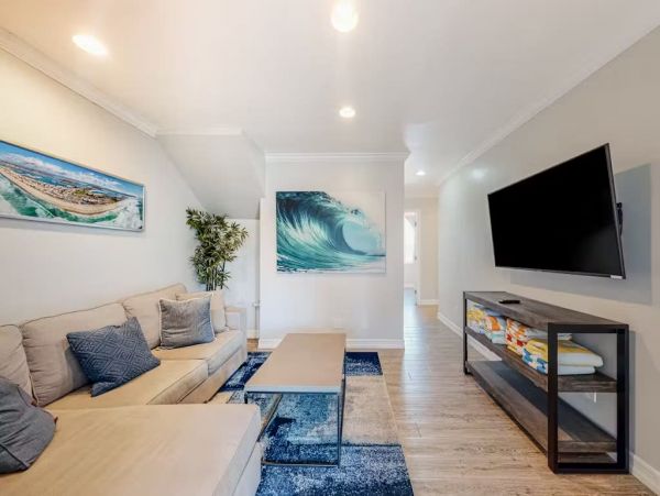 Ultimate Beach Getaway with 5 Bedrooms in Mission Beach