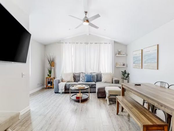 Ultimate Beach Getaway with 5 Bedrooms in Mission Beach