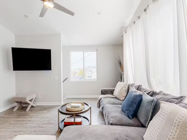 Ultimate Beach Getaway with 5 Bedrooms in Mission Beach