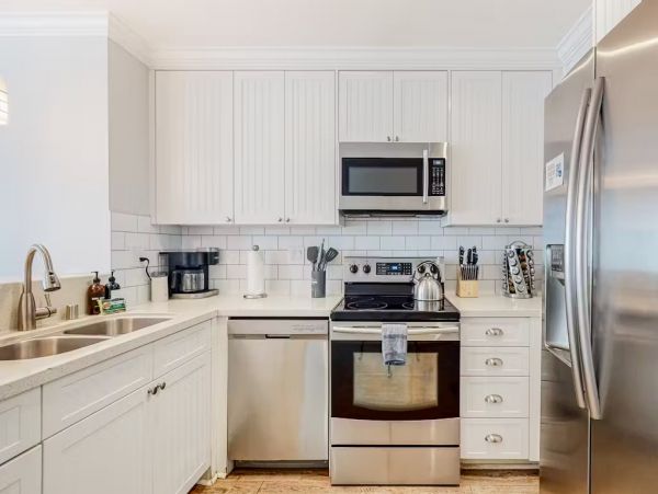 Ultimate Beach Getaway with 5 Bedrooms in Mission Beach
