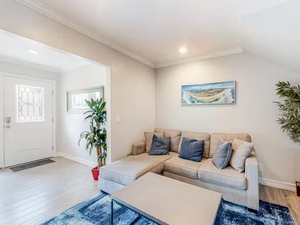 Ultimate Beach Getaway with 5 Bedrooms in Mission Beach
