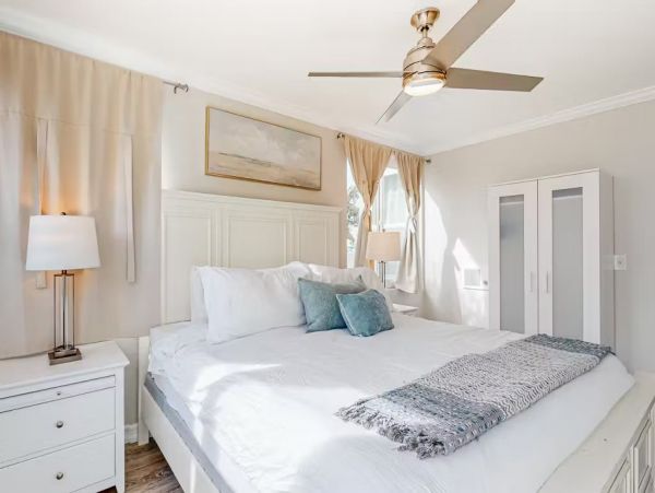 Ultimate Beach Getaway with 5 Bedrooms in Mission Beach