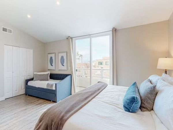 Ultimate Beach Getaway with 5 Bedrooms in Mission Beach