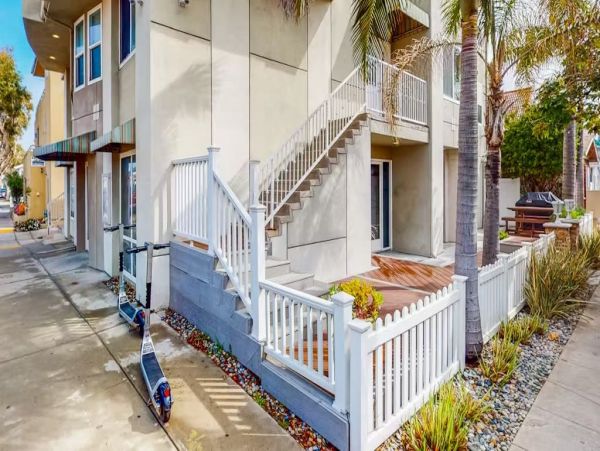 Ultimate Beach Getaway with 5 Bedrooms in Mission Beach