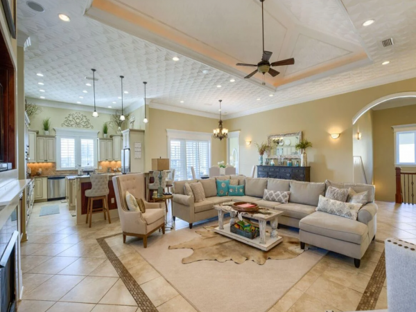 Lovely Destin Vacation Home with 5 Bedrooms & Boat Dock