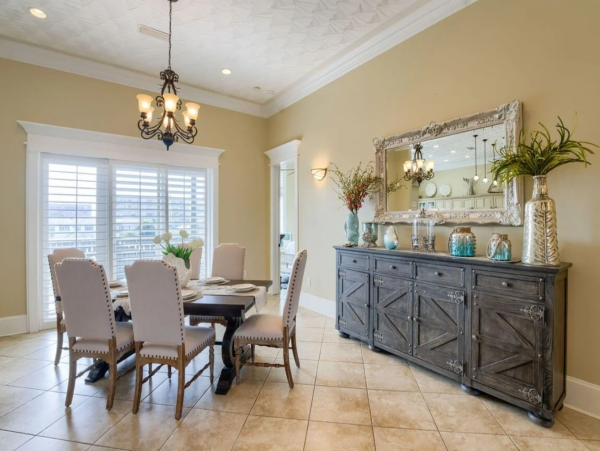 Lovely Destin Vacation Home with 5 Bedrooms & Boat Dock
