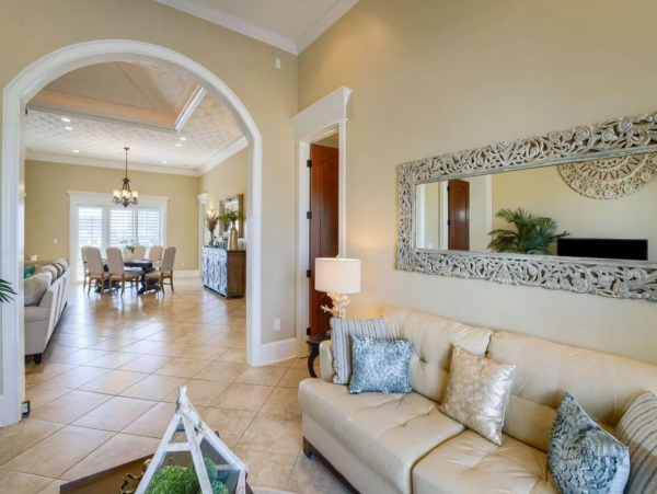 Lovely Destin Vacation Home with 5 Bedrooms & Boat Dock