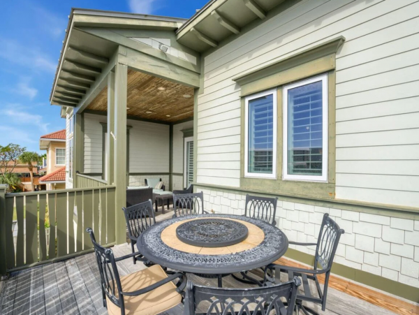 Lovely Destin Vacation Home with 5 Bedrooms & Boat Dock