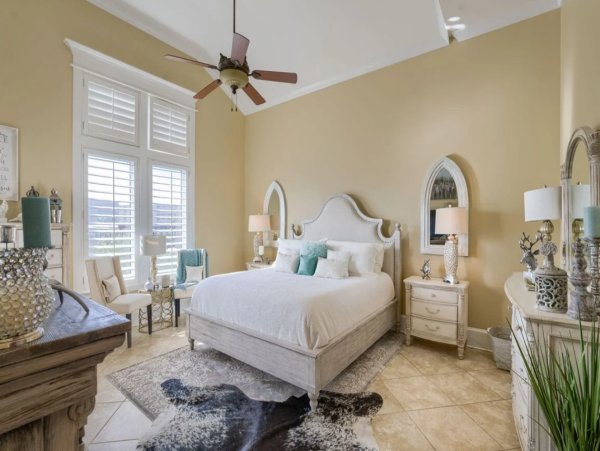 Lovely Destin Vacation Home with 5 Bedrooms & Boat Dock