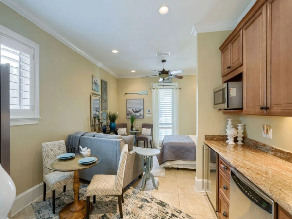 Lovely Destin Vacation Home with 5 Bedrooms & Boat Dock