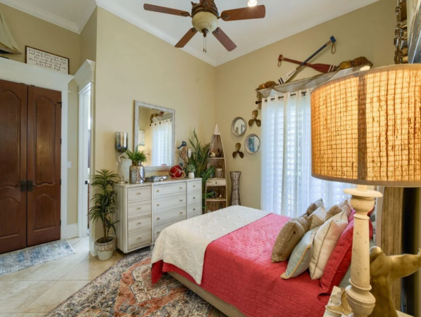 Lovely Destin Vacation Home with 5 Bedrooms & Boat Dock