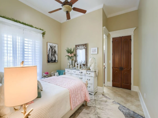 Lovely Destin Vacation Home with 5 Bedrooms & Boat Dock