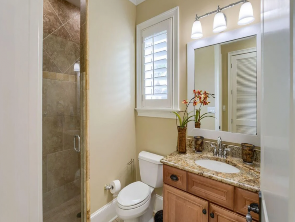 Lovely Destin Vacation Home with 5 Bedrooms & Boat Dock