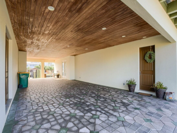 Lovely Destin Vacation Home with 5 Bedrooms & Boat Dock