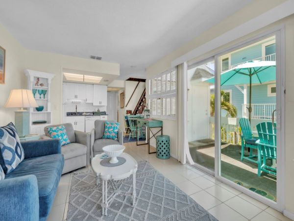 Cozy Vacation Rental with 2 Bedrooms Short Walk to Beach