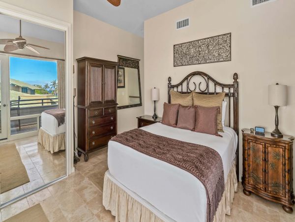 Spacious Oceanfront Villa with Great Resort Amenities