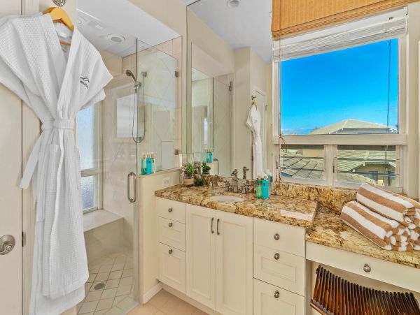 Spacious Oceanfront Villa with Great Resort Amenities