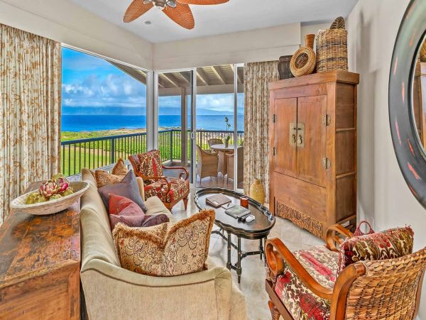 Spacious Oceanfront Villa with Great Resort Amenities