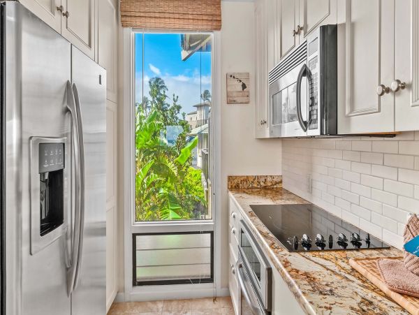 Spacious Oceanfront Villa with Great Resort Amenities