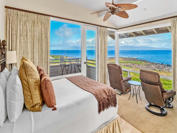 Spacious Oceanfront Villa with Great Resort Amenities