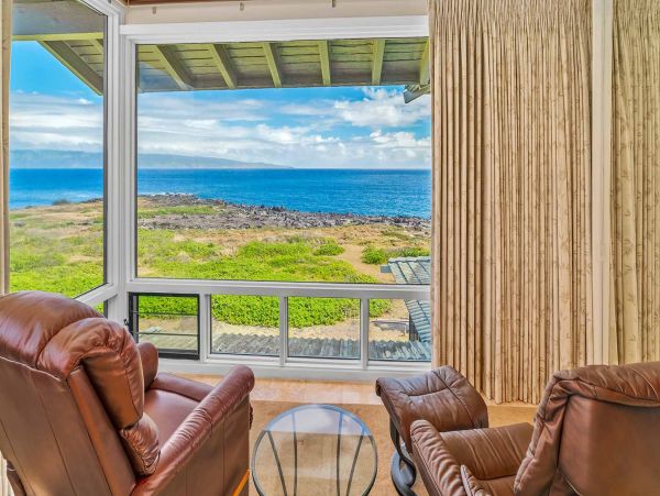 Spacious Oceanfront Villa with Great Resort Amenities