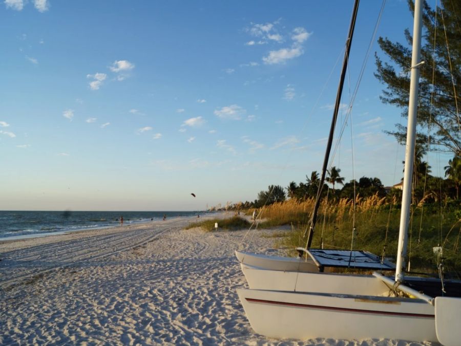 Naples One Bedroom Vacation Rental Walk to the Beach