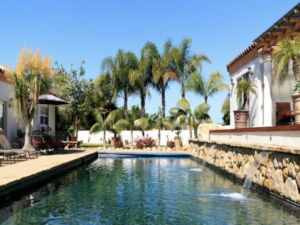 Your Very Own Four bedroom Private Resort Pure Luxury