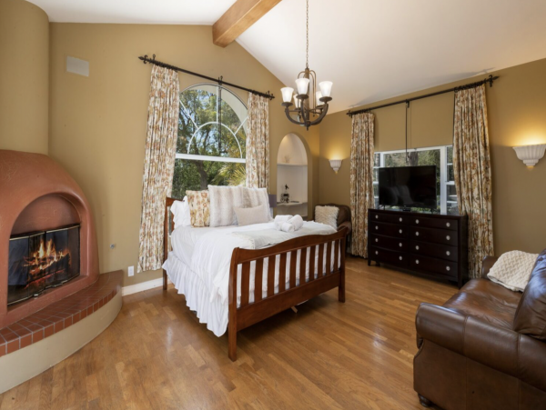 Your Very Own Four bedroom Private Resort Pure Luxury