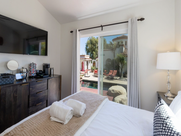 Your Very Own Four bedroom Private Resort Pure Luxury