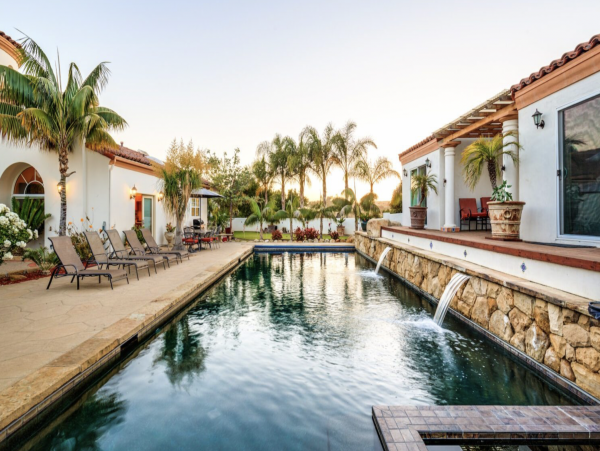 Your Very Own Four bedroom Private Resort Pure Luxury