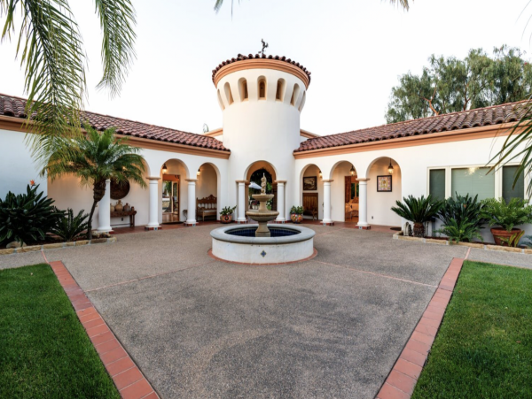 Your Very Own Four bedroom Private Resort Pure Luxury