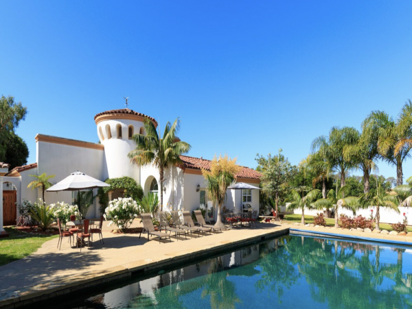 Your Very Own Four bedroom Private Resort Pure Luxury