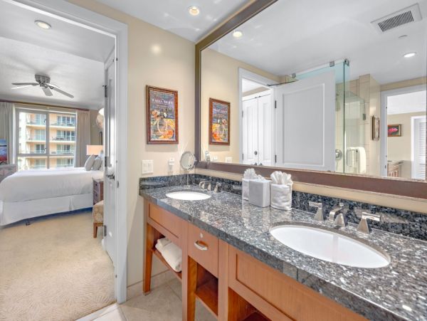 Luxurious Lahaina Vacation Rental 2 Bedrooms & Ocean Views