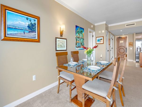 Luxurious Lahaina Vacation Rental 2 Bedrooms & Ocean Views