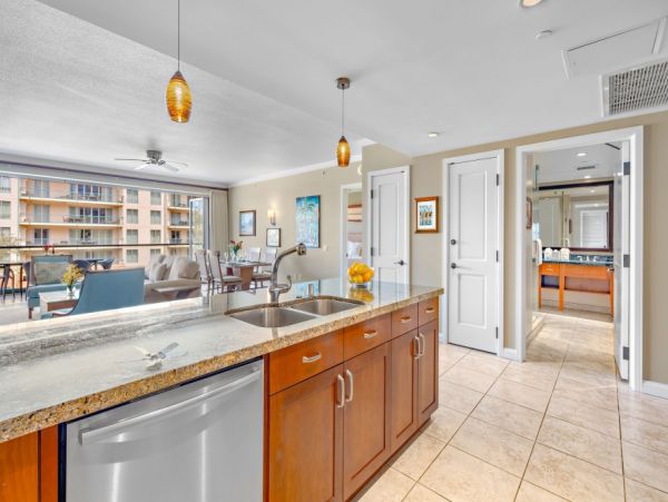 Luxurious Lahaina Vacation Rental 2 Bedrooms & Ocean Views