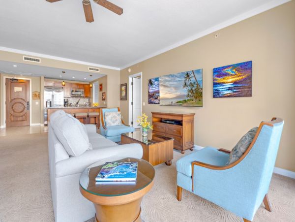 Luxurious Lahaina Vacation Rental 2 Bedrooms & Ocean Views